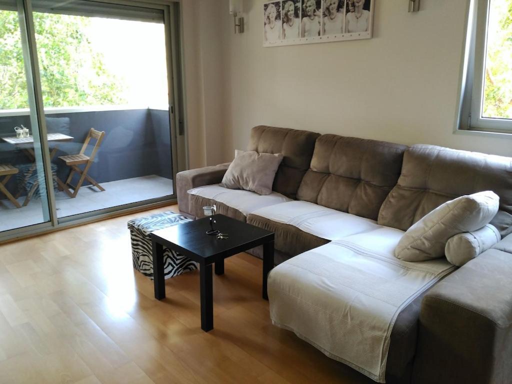 Luxury Flat, 3 Bedrooms, 2 Bathrooms And Swimming Pool Next To The Beach!! 圣阿德里安-德贝索斯 外观 照片