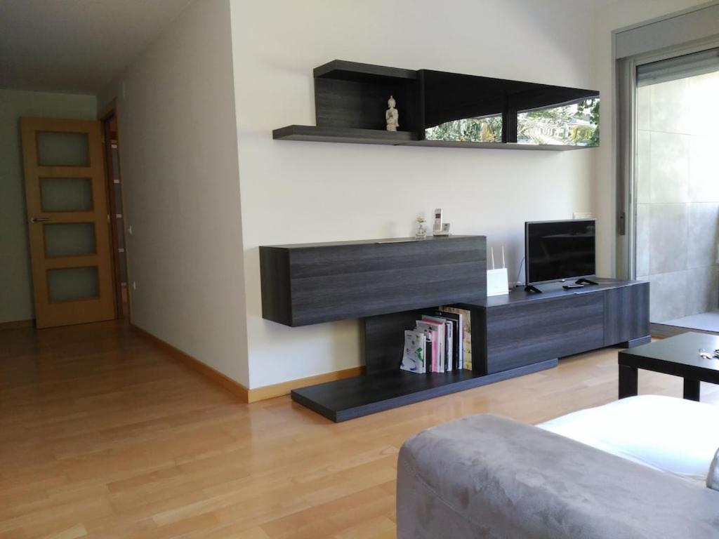 Luxury Flat, 3 Bedrooms, 2 Bathrooms And Swimming Pool Next To The Beach!! 圣阿德里安-德贝索斯 外观 照片
