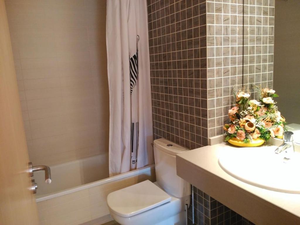 Luxury Flat, 3 Bedrooms, 2 Bathrooms And Swimming Pool Next To The Beach!! 圣阿德里安-德贝索斯 外观 照片