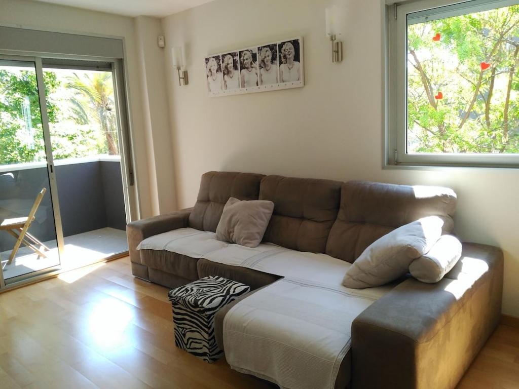 Luxury Flat, 3 Bedrooms, 2 Bathrooms And Swimming Pool Next To The Beach!! 圣阿德里安-德贝索斯 外观 照片