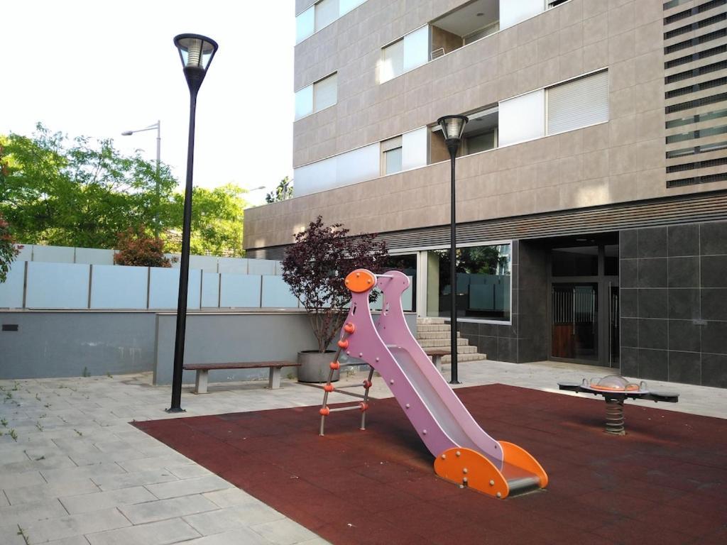 Luxury Flat, 3 Bedrooms, 2 Bathrooms And Swimming Pool Next To The Beach!! 圣阿德里安-德贝索斯 外观 照片