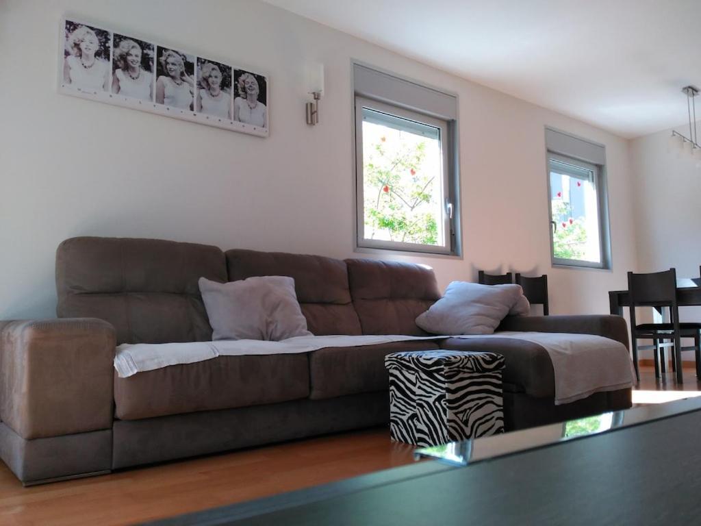 Luxury Flat, 3 Bedrooms, 2 Bathrooms And Swimming Pool Next To The Beach!! 圣阿德里安-德贝索斯 外观 照片